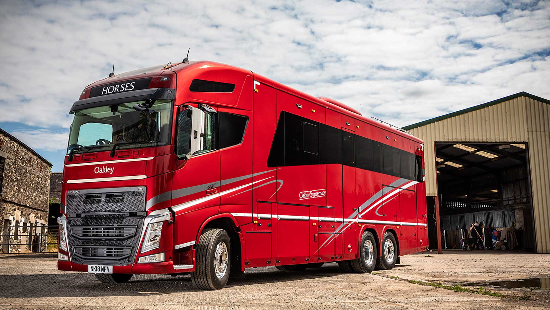 A New Volvo FH horsebox is a thoroughbred performer for Wicks Group