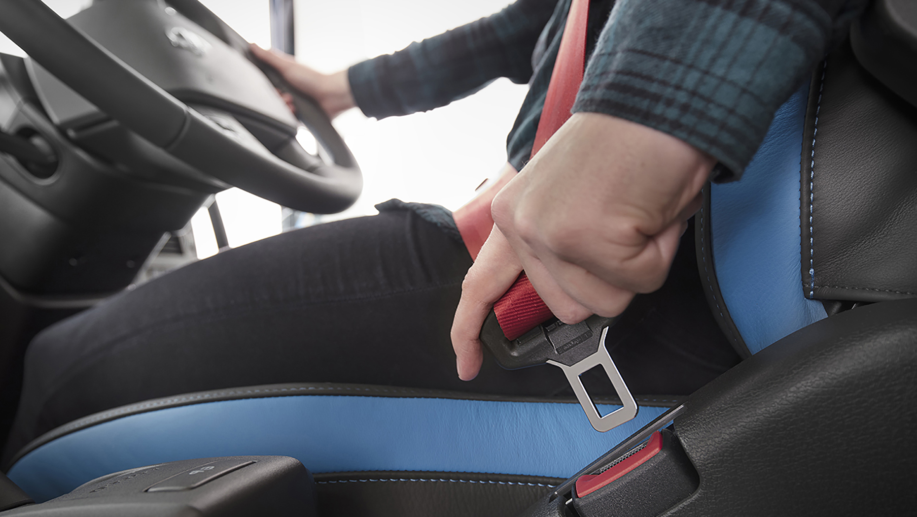 Volvo hotsell seat belt