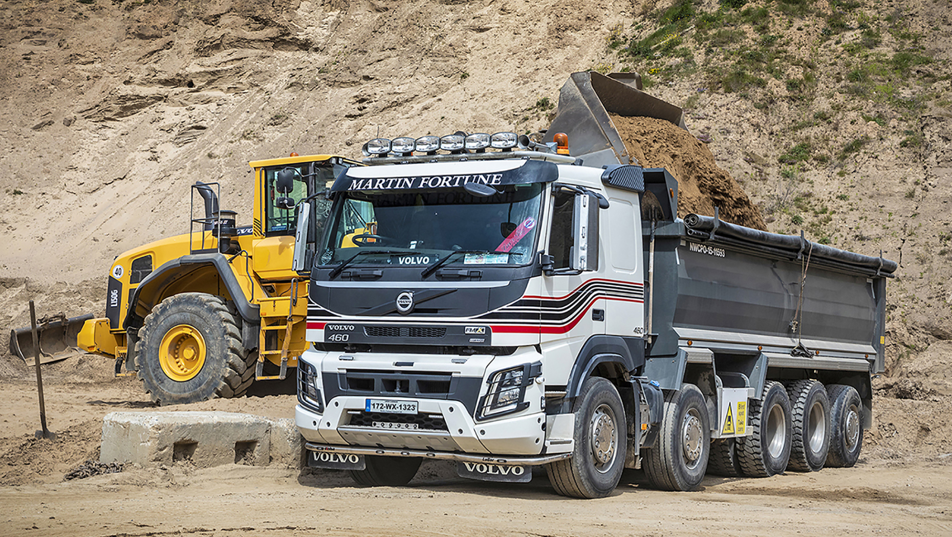 File:Volvo FMX 10x4 dump truck 2014. Spielvogel 1.JPG - Wikipedia