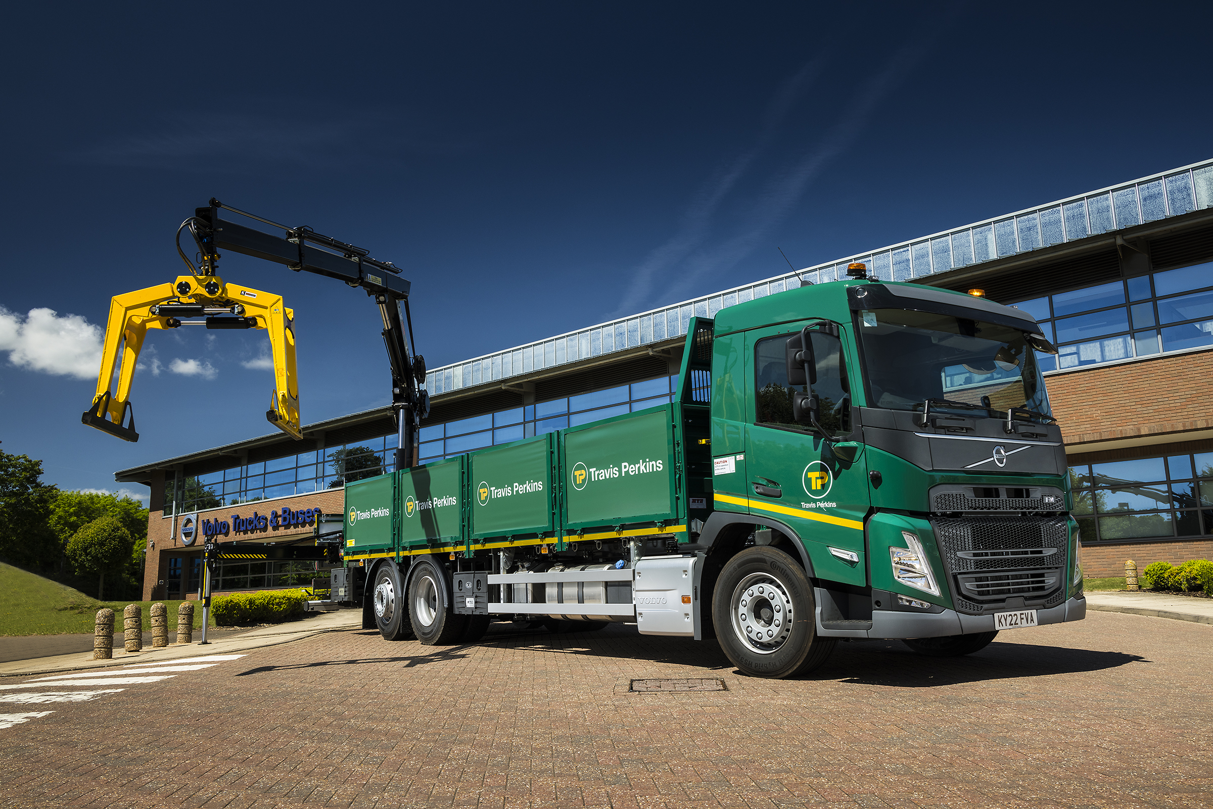 Travis Perkins plc invests in new generation, 26-tonne trucks with Volvo